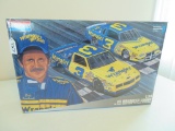 MONOGRAM 1:24 Dale Earnhardt #3 Wrangler Model Car