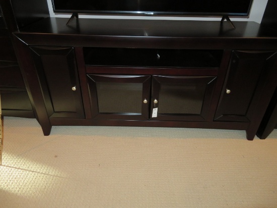 Entertainment / TV stand