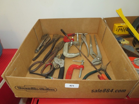 Lot of pliers, clamps, cutters, etc