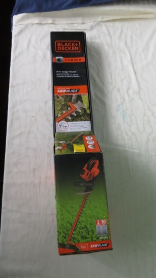 Black & Decker 20" Electric Hedge Trimmer