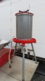 40 Liter Bladder Press