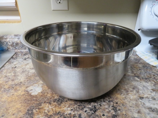 BB&B Stainless Steel 7.5 qt. Mixing Bowl