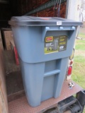 Rubbermaid Brute 50 Gal Wheeled Trach Can