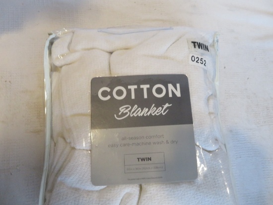 BB&B Cotton Blanket Twin