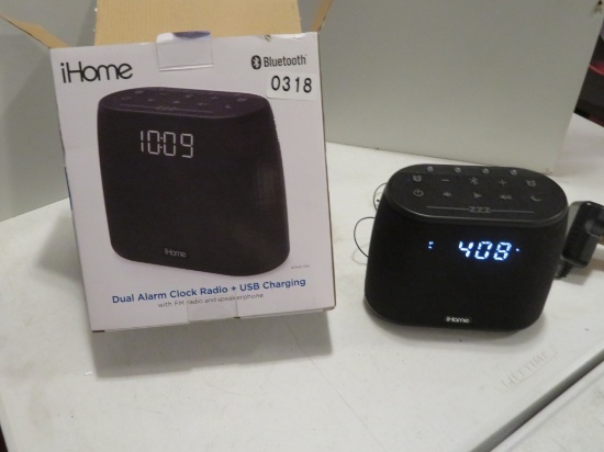 iHome Dual Alarm Clock Radio w/ USB Charging