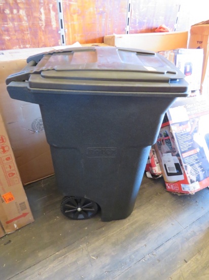 Toter 64 Gallon Rolling Trash Can