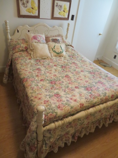 Vintage Bed w/ Linens & Pillows