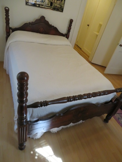 Vintage Full Bed w/ Linens and Rails