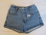 Moda Intl Ladies Button Fly Shorts Size 6