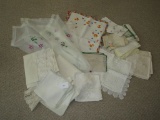 Lot - Assorted Vintage Table Linens