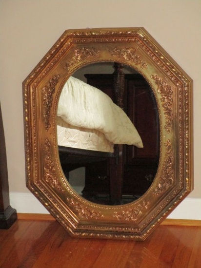 Mirror in Molded Frame w/ Gilt Finish