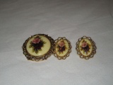 Gold tone Brooch & Pierced Earrings w/ Rose Design