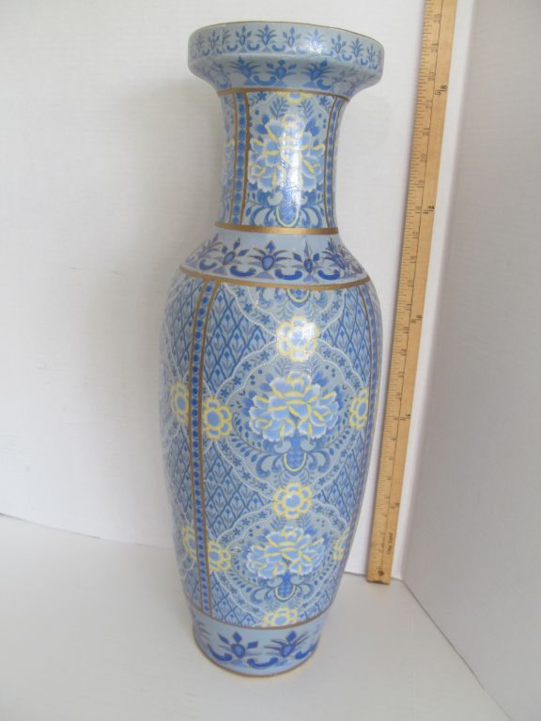 Lot Large Asian Vase W Gild Trim Marked Made In China Proxibid
