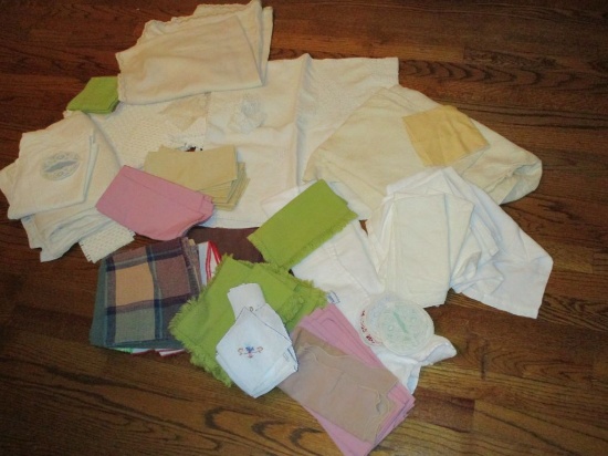 Lot- Assorted Vintage Table Linens