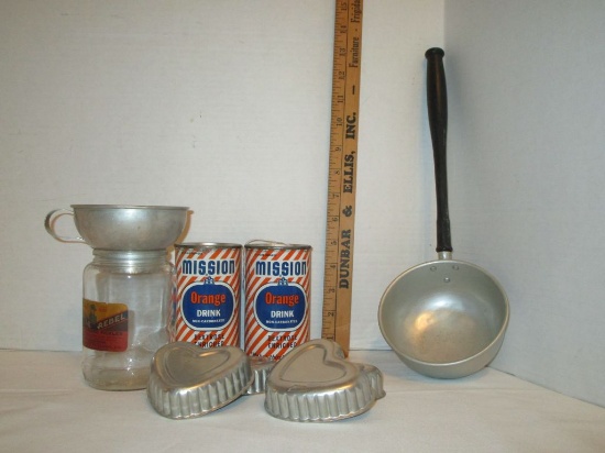 Lot - Vintage Kitchenware & Other