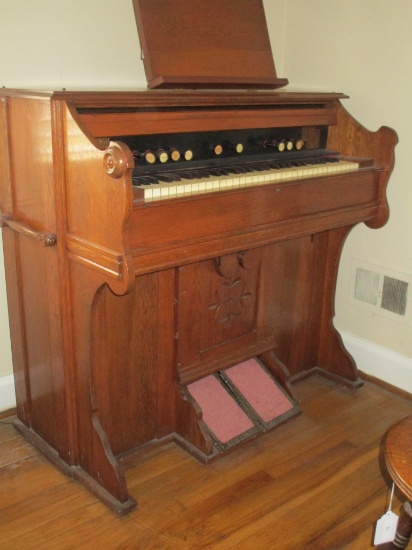 Beckwith Organ Company Vintage Oak Pump Organ - Beautiful Piece
