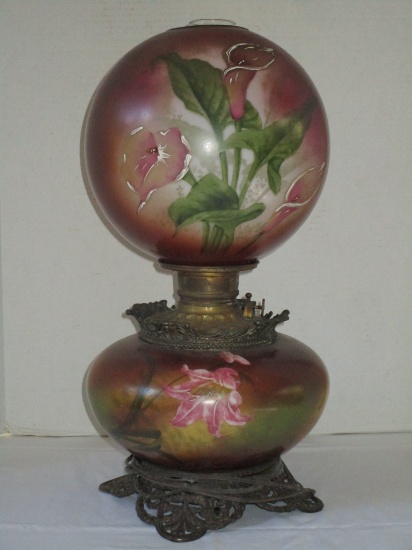 Beautiful Gone With The Wind Style Lamp on Ornate Metal Base