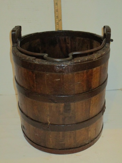 Early Oak Bucket w/ Metal Handle