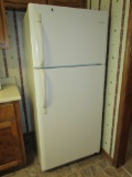 Frigidaire Refrigerator/Freezer - off white - approx. 65 1/8