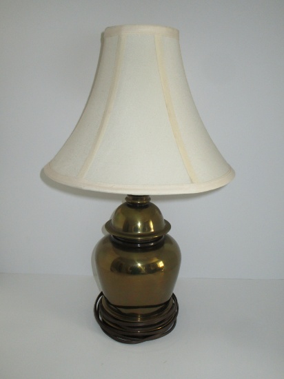 Brass Ginger Jar Style Accent Lamp   18"