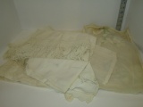 Lot - Vintage Linens