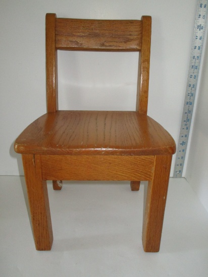 Child's Oak Chair.  Needs Minor Repair - See Pictures