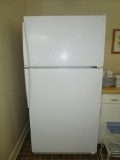 Amana Refrigerator w/Ice Maker Model TX21VW