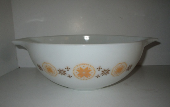 Pyrex Cinderella Bowl - 10"