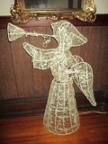 4' Wire Angel w/ Lights - Wings Move - very sweet piece!