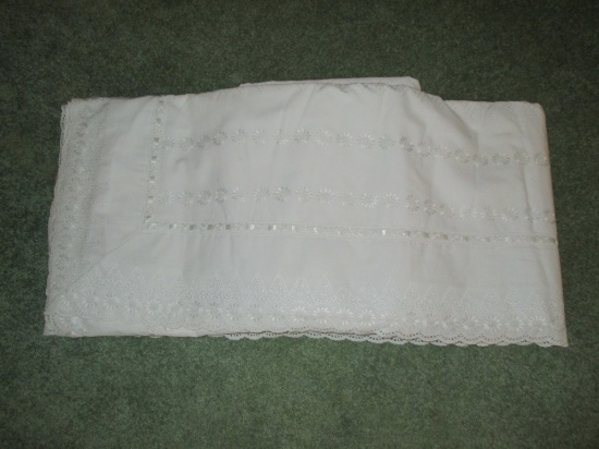 St Gallen King Size Lace Comforter