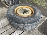 385/65R22.5 Tire on Rim