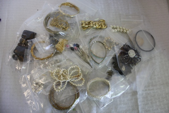 35 Pieces of Mixed Estate Jewelry