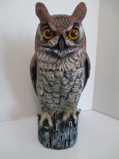 1990 Dallen 16 inch Plastic Owl Decoy