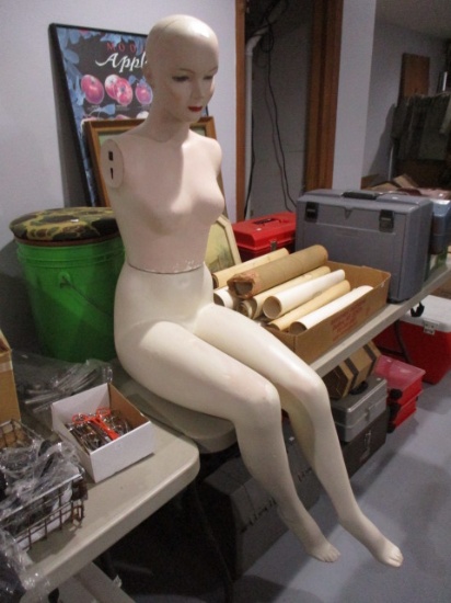Seated Armless Mannequin