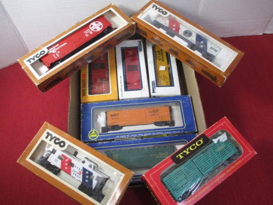 AHM Tyco & Other in Box Railcars