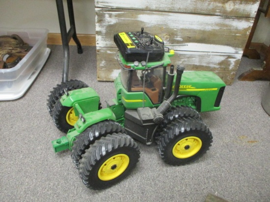 Ertl John Deere Remote Control Quad Tractor
