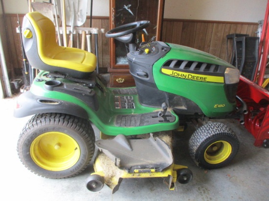 John Deere E180 Lawn Tractor