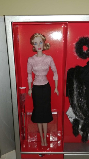 Lana Turner Portrait of an Era Hollywood Royalty Integrity toys doll