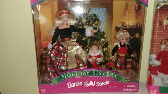 2 sets Holiday sisters 1998/1999. 2 sets singing holiday sisters 2000