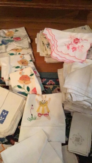 Lot of napkins, embroidered pcs