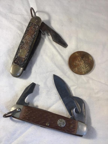Boy Scout knives, medallion.