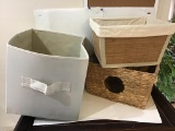Lot of baskets and organizer cube