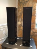Pair tower speakers. Yamaha ns-555.