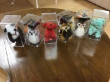 6 beanie babies in acrylic cases