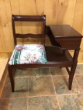 Mahogany gossip bench