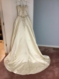 Stunning ivory bridal gown and veil.  In great