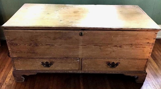 Early pine hand dovetailed country Chippendale blanket chest.  33.5 inches long., brass willow mount