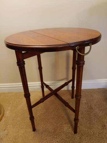 Pr Gate leg accent tables.  20 inches tall