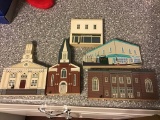 Five Warrenton Va shelf sitters and ornaments