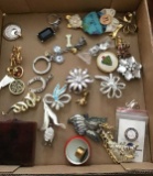 Lot brooches